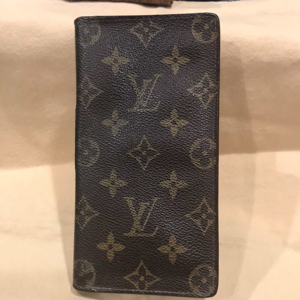 Authentic Louis Vuitton Checkbook Wallet
